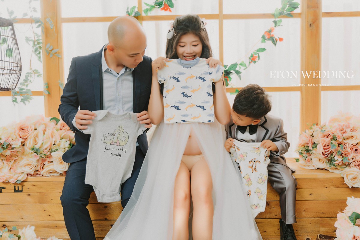 高雄孕婦寫真, 高雄親子寫真, 高雄寵物友善攝影棚, 孕期寫真, 親子寫真, 親子友善, 寵物寫真, 寵物友善, 妊娠記錄, 孕婦照, 孕婦攝影, 懷孕日記, 懷孕紀錄, 孕婦婚紗, 孕婦禮服, 孕婦友善, 孕媽咪
