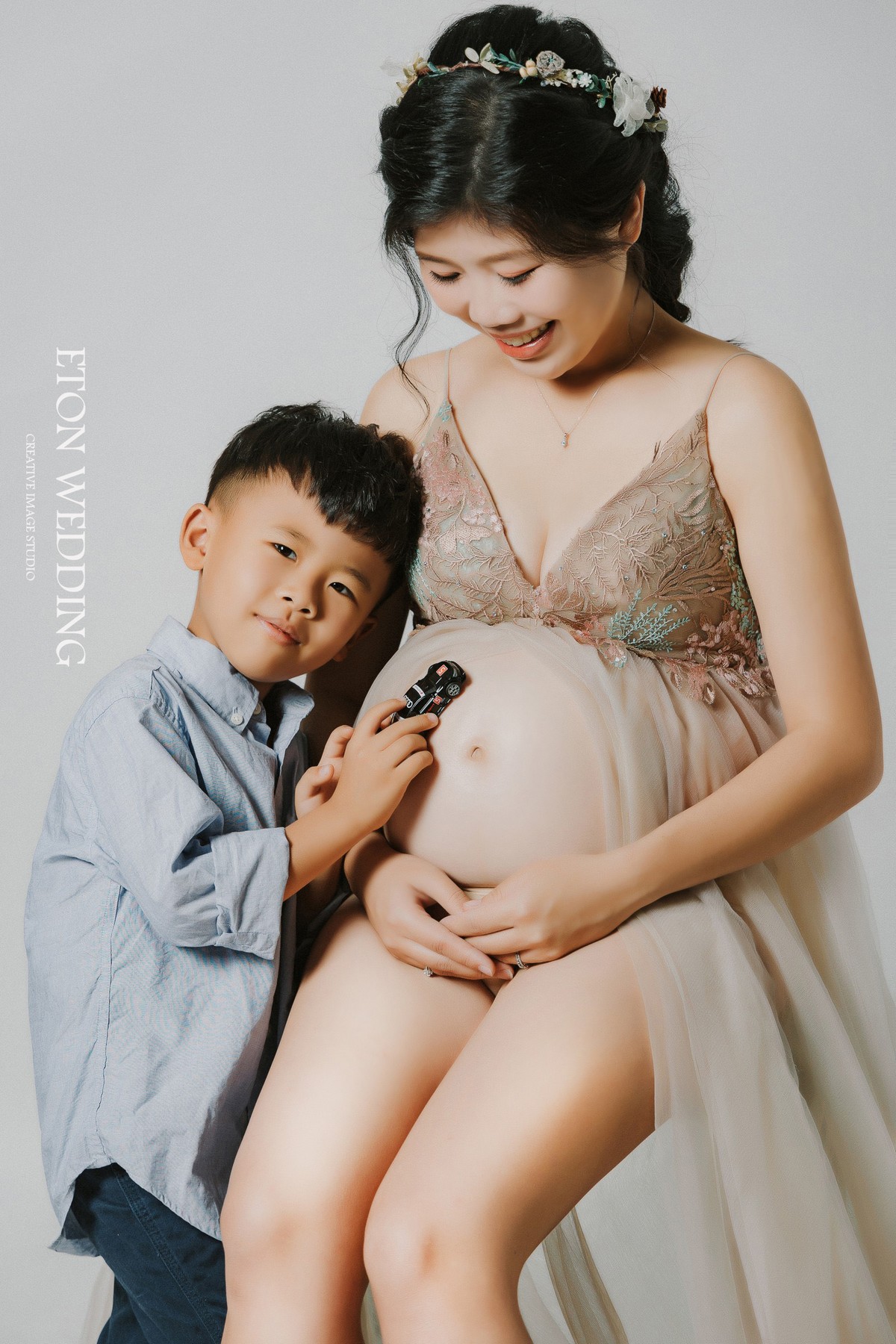 孕婦寫真, 屏東孕婦寫真, 台東孕婦寫真, 花蓮孕婦照, 南部孕寫真攝影, 孕婦寫真價格, 孕婦寫真推薦 高雄孕婦寫真, 高雄親子寫真, 高雄寵物友善攝影棚, 孕期寫真, 親子寫真, 親子友善, 寵物寫真, 寵物友善, 妊娠記錄, 孕婦照, 孕婦攝影, 懷孕日記, 懷孕紀錄, 孕婦婚紗, 孕婦禮服, 孕婦友善, 孕媽咪
