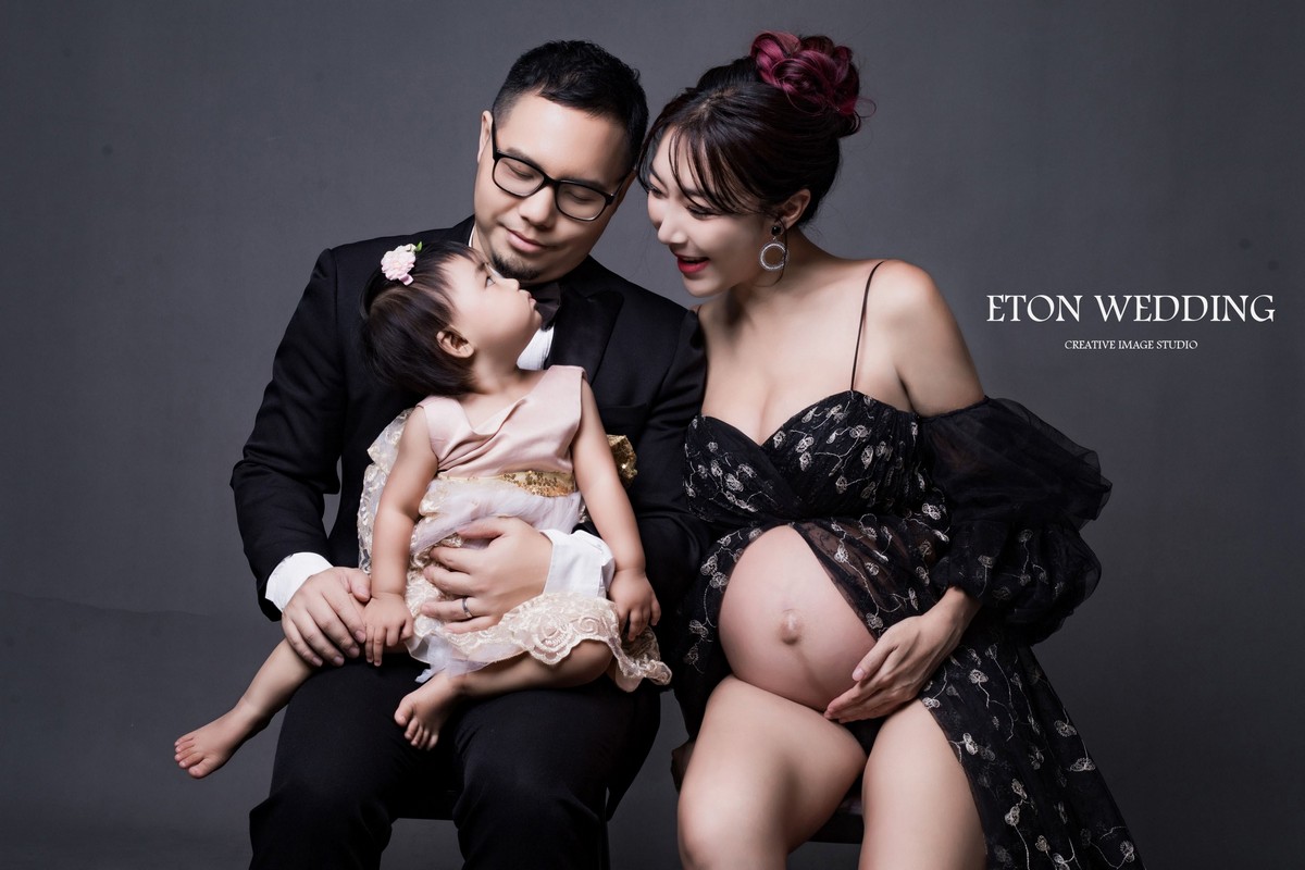 高雄孕婦寫真, 高雄親子寫真, 高雄寵物友善攝影棚, 孕期寫真, 親子寫真, 親子友善, 寵物寫真, 寵物友善, 妊娠記錄, 孕婦照, 孕婦攝影, 懷孕日記, 懷孕紀錄, 孕婦婚紗, 孕婦禮服, 孕婦友善, 孕媽咪